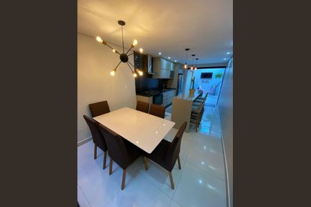 Casa à venda com 3 quartos, 122m² em Vila Mangalot, São Paulo