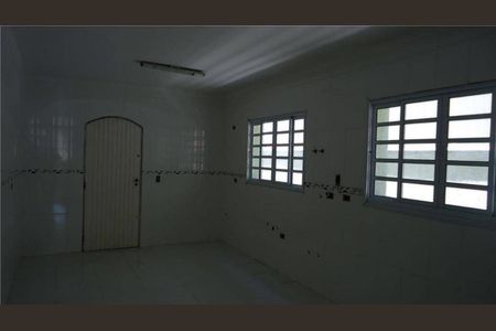 Casa à venda com 3 quartos, 230m² em Parque Sao Domingos, São Paulo