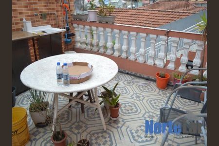 Casa à venda com 220m², 5 quartos e 6 vagas