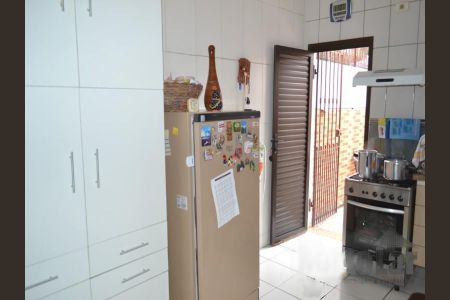 Casa à venda com 220m², 5 quartos e 6 vagas