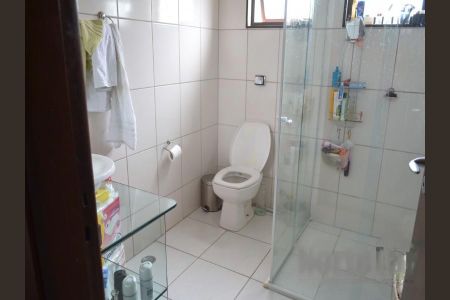 Casa à venda com 220m², 5 quartos e 6 vagas