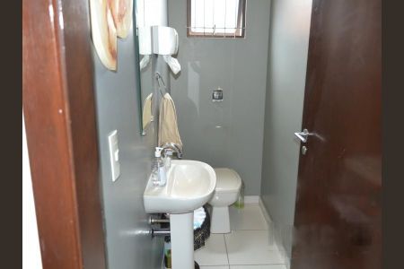 Casa à venda com 220m², 5 quartos e 6 vagas