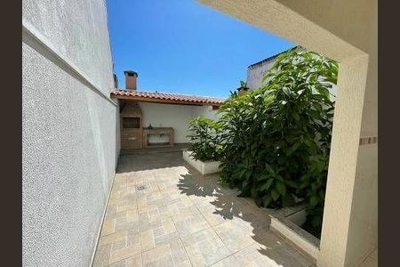 Casa à venda com 3 quartos, 180m² em Jardim Santo Elias, São Paulo