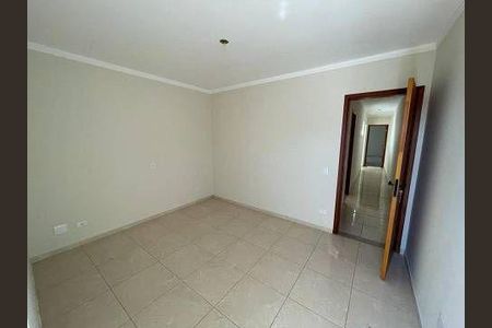 Casa à venda com 3 quartos, 180m² em Jardim Santo Elias, São Paulo