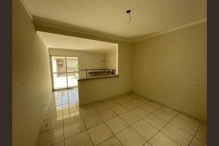 Casa à venda com 3 quartos, 180m² em Jardim Santo Elias, São Paulo