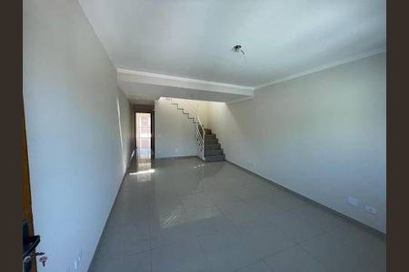 Casa à venda com 3 quartos, 180m² em Jardim Santo Elias, São Paulo