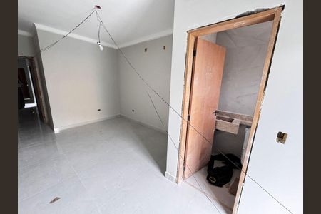 Casa à venda com 3 quartos, 250m² em Parque Sao Domingos, São Paulo