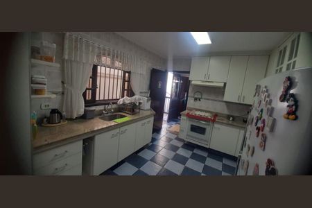 Casa à venda com 224m², 3 quartos e 4 vagas