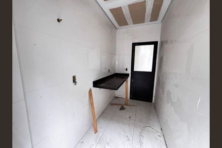 Casa à venda com 3 quartos, 200m² em Parque Sao Domingos, São Paulo