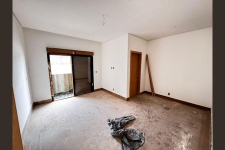 Casa à venda com 3 quartos, 200m² em Parque Sao Domingos, São Paulo