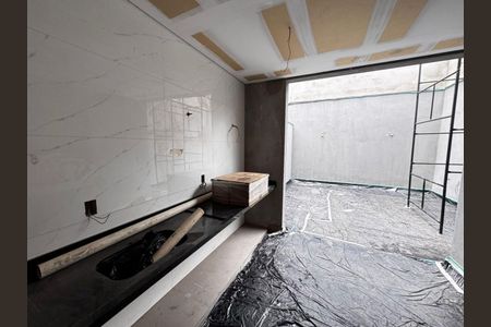 Casa à venda com 3 quartos, 200m² em Parque Sao Domingos, São Paulo