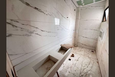 Casa à venda com 3 quartos, 200m² em Parque Sao Domingos, São Paulo