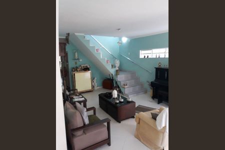 Casa à venda com 5 quartos, 350m² em Vila Carbone, São Paulo