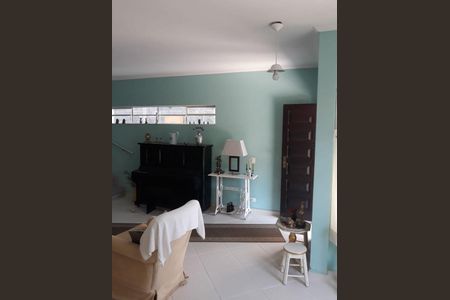 Casa à venda com 5 quartos, 350m² em Vila Carbone, São Paulo