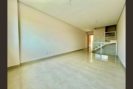 Casa à venda com 2 quartos, 120m² em Vila Carolina, São Paulo