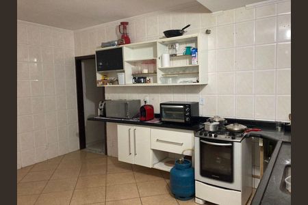 Casa à venda com 2 quartos, 300m² em Vila Palmeiras, São Paulo