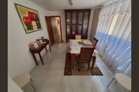 Casa à venda com 3 quartos, 132m² em Jardim Santo Elias, São Paulo