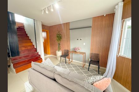 Sala de TV de casa para alugar com 5 quartos, 176m² em Areias, São José