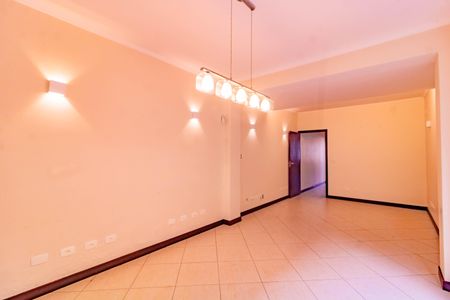 Casa à venda com 3 quartos, 240m² em Jabaquara, São Paulo