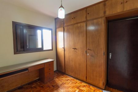 Quarto 2 de casa para alugar com 3 quartos, 150m² em Vila Marari, São Paulo
