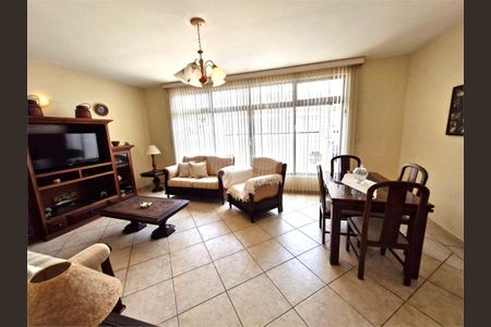 Casa à venda com 3 quartos, 253m² em Jardim Caravelas, São Paulo