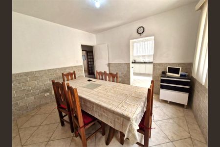 Casa à venda com 3 quartos, 253m² em Jardim Caravelas, São Paulo