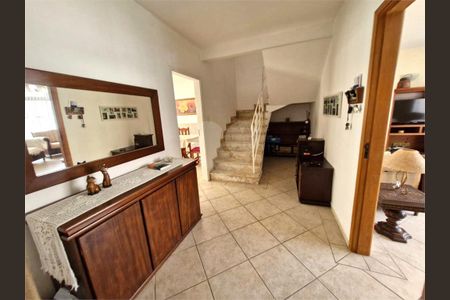 Casa à venda com 3 quartos, 253m² em Jardim Caravelas, São Paulo