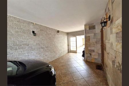 Casa à venda com 3 quartos, 253m² em Jardim Caravelas, São Paulo