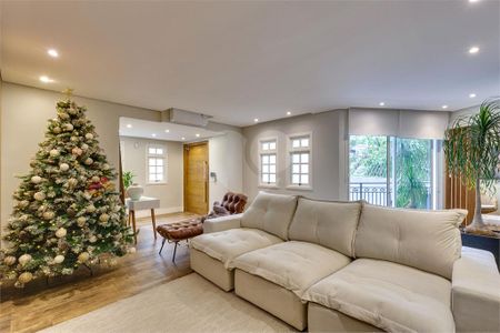 Casa à venda com 4 quartos, 200m² em Jardim dos Estados, São Paulo