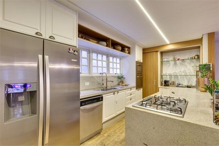 Casa à venda com 4 quartos, 200m² em Jardim dos Estados, São Paulo