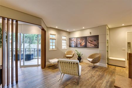 Casa à venda com 4 quartos, 200m² em Jardim dos Estados, São Paulo