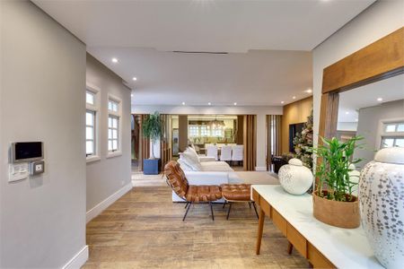 Casa à venda com 4 quartos, 200m² em Jardim dos Estados, São Paulo