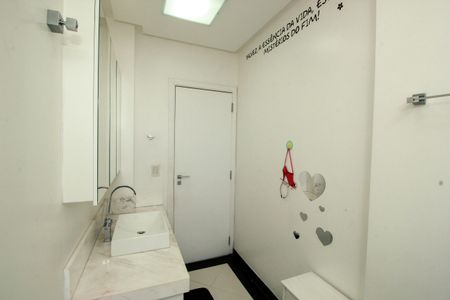 Apartamento para alugar com 266m², 4 quartos e 3 vagas Apartamento para alugar com 266m², 4 quartos e 3 vagasBanheiro Social