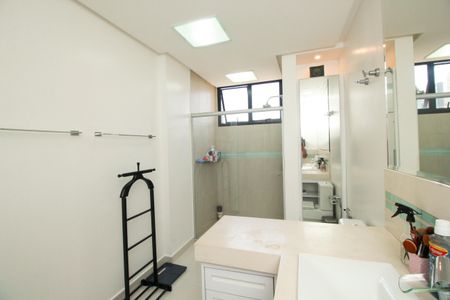 Apartamento para alugar com 266m², 4 quartos e 3 vagas Apartamento para alugar com 266m², 4 quartos e 3 vagasBanheiro da Suíte Master