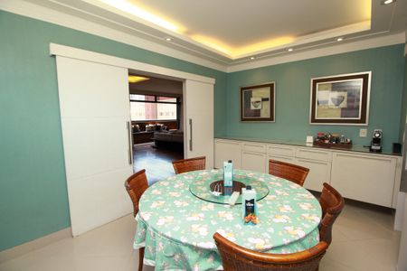 Apartamento para alugar com 266m², 4 quartos e 3 vagas Apartamento para alugar com 266m², 4 quartos e 3 vagasSala de Almoço