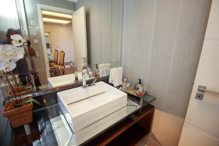 Apartamento para alugar com 266m², 4 quartos e 3 vagas Apartamento para alugar com 266m², 4 quartos e 3 vagasLavabo