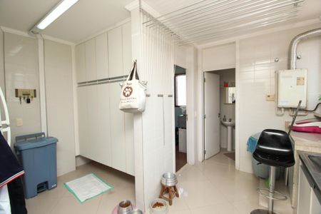 Apartamento para alugar com 266m², 4 quartos e 3 vagas Apartamento para alugar com 266m², 4 quartos e 3 vagasÁrea de Serviço