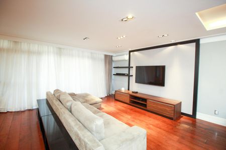 Apartamento para alugar com 266m², 4 quartos e 3 vagas Apartamento para alugar com 266m², 4 quartos e 3 vagasSala