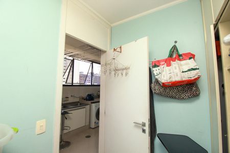 Apartamento para alugar com 266m², 4 quartos e 3 vagas Apartamento para alugar com 266m², 4 quartos e 3 vagasQuarto de Serviço