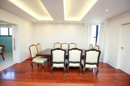 Apartamento para alugar com 266m², 4 quartos e 3 vagas Apartamento para alugar com 266m², 4 quartos e 3 vagasSala de Jantar
