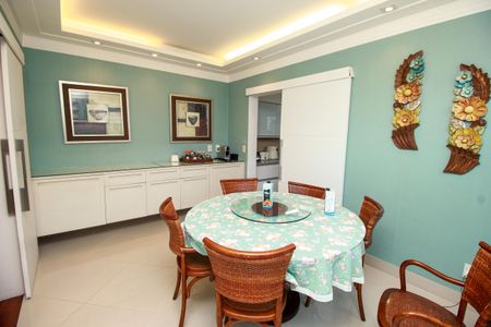 Apartamento para alugar com 266m², 4 quartos e 3 vagas Apartamento para alugar com 266m², 4 quartos e 3 vagasSala de Almoço