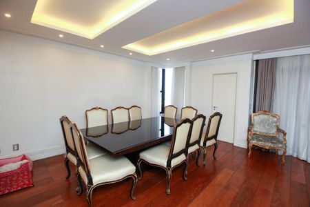Apartamento para alugar com 266m², 4 quartos e 3 vagas Apartamento para alugar com 266m², 4 quartos e 3 vagasSala de Jantar