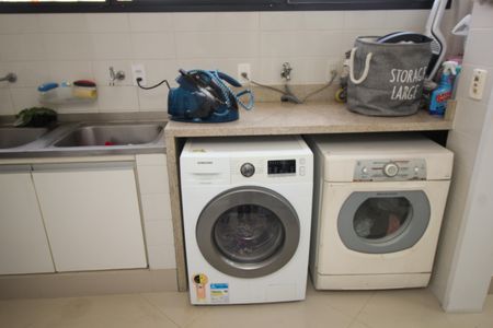 Apartamento para alugar com 266m², 4 quartos e 3 vagas Apartamento para alugar com 266m², 4 quartos e 3 vagasÁrea de Serviço