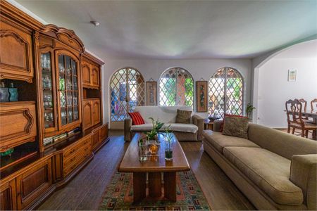 Casa de Condomínio à venda com 4 quartos, 255m² em Jardim dos Estados, São Paulo