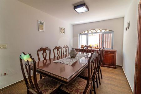 Casa de Condomínio à venda com 4 quartos, 255m² em Jardim dos Estados, São Paulo