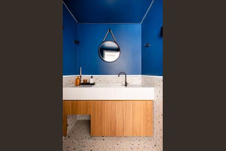 Banheiro de apartamento para alugar com 1 quarto, 100m² em Vila Madalena, São Paulo