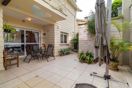 Casa à venda com 265m², 4 quartos e 3 vagas