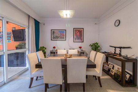 Casa à venda com 265m², 4 quartos e 3 vagas