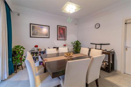 Casa à venda com 265m², 4 quartos e 3 vagas