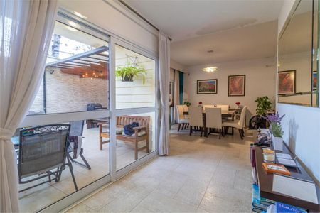 Casa à venda com 265m², 4 quartos e 3 vagas